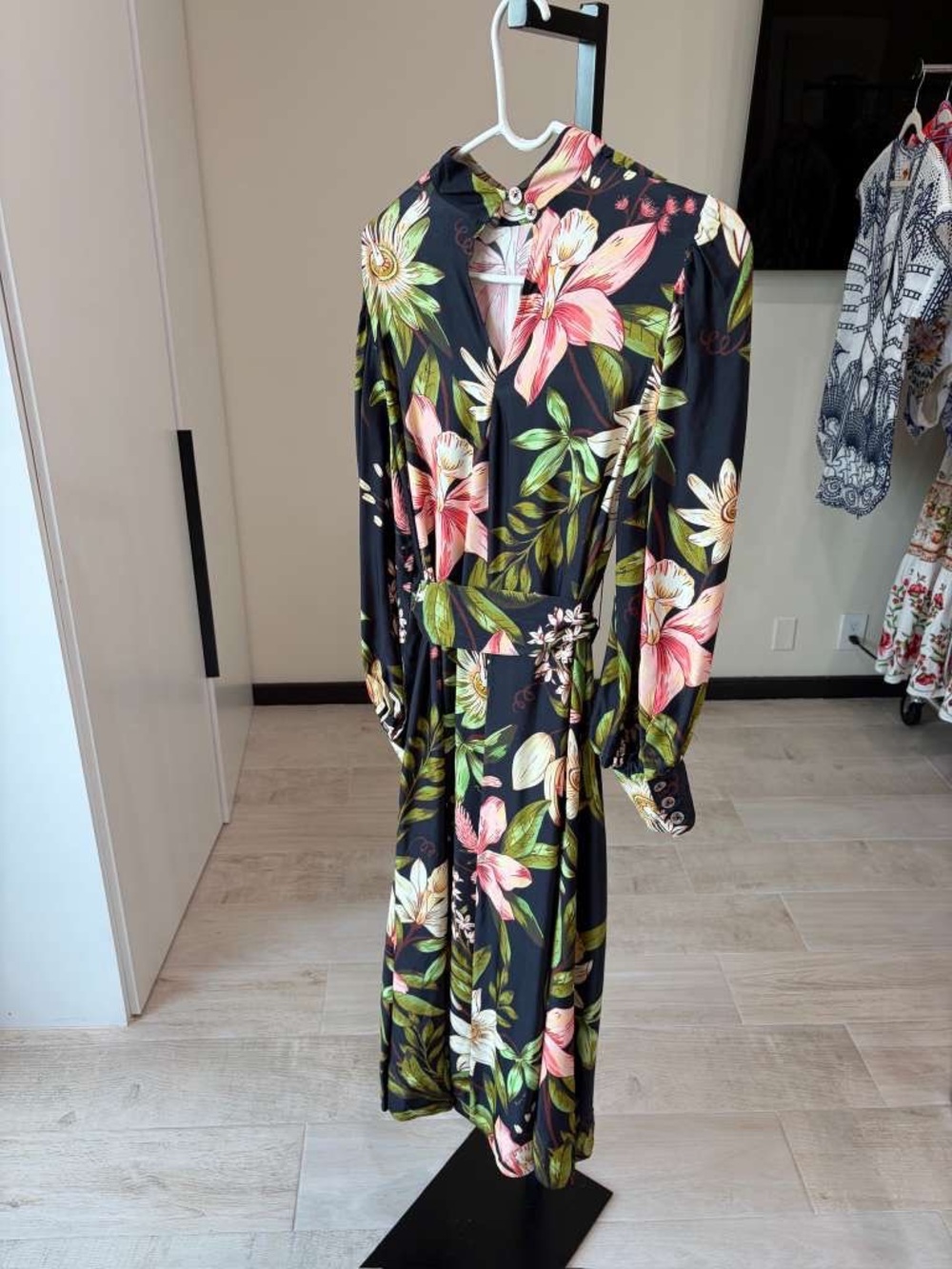 Black Surreal Flowers High Neck
Midi Dress by Farm Rio - Picture 8 of 10